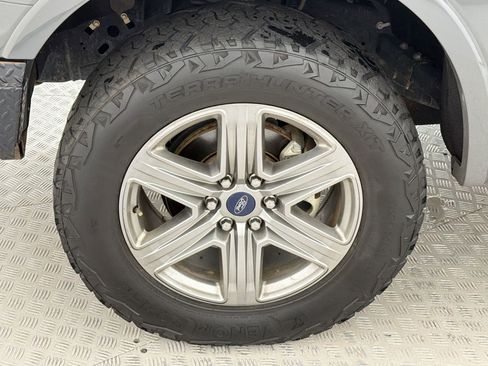 Used 2018 Ford F150 XLT w/ Equipment Group 302A Luxury AWD/4WD image 11