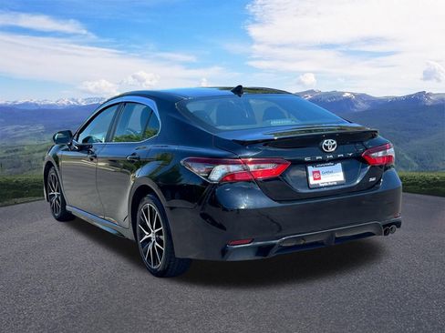 Used 2024 Toyota Camry SE FWD image 3