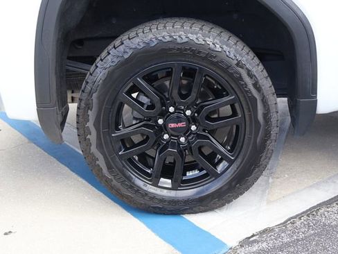 Used 2021 GMC Sierra 1500 Elevation w/ X31 Off-Road Package AWD/4WD image 9