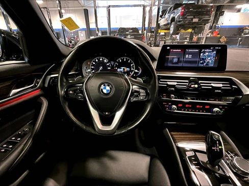 Used 2019 BMW 530i xDrive w/ Convenience Package AWD/4WD image 17