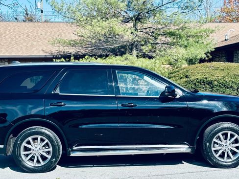 Used 2018 Dodge Durango SXT w/ Quick Order Package 2BB image 2