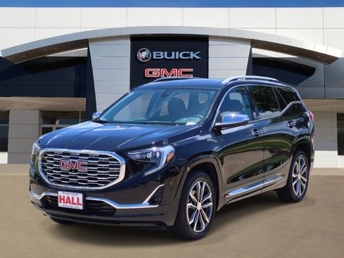 Certified 2020 GMC Terrain Denali w/ Denali Premium Package AWD/4WD image 3