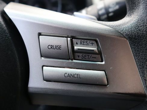 Used 2011 Subaru Outback 2.5i AWD/4WD image 32