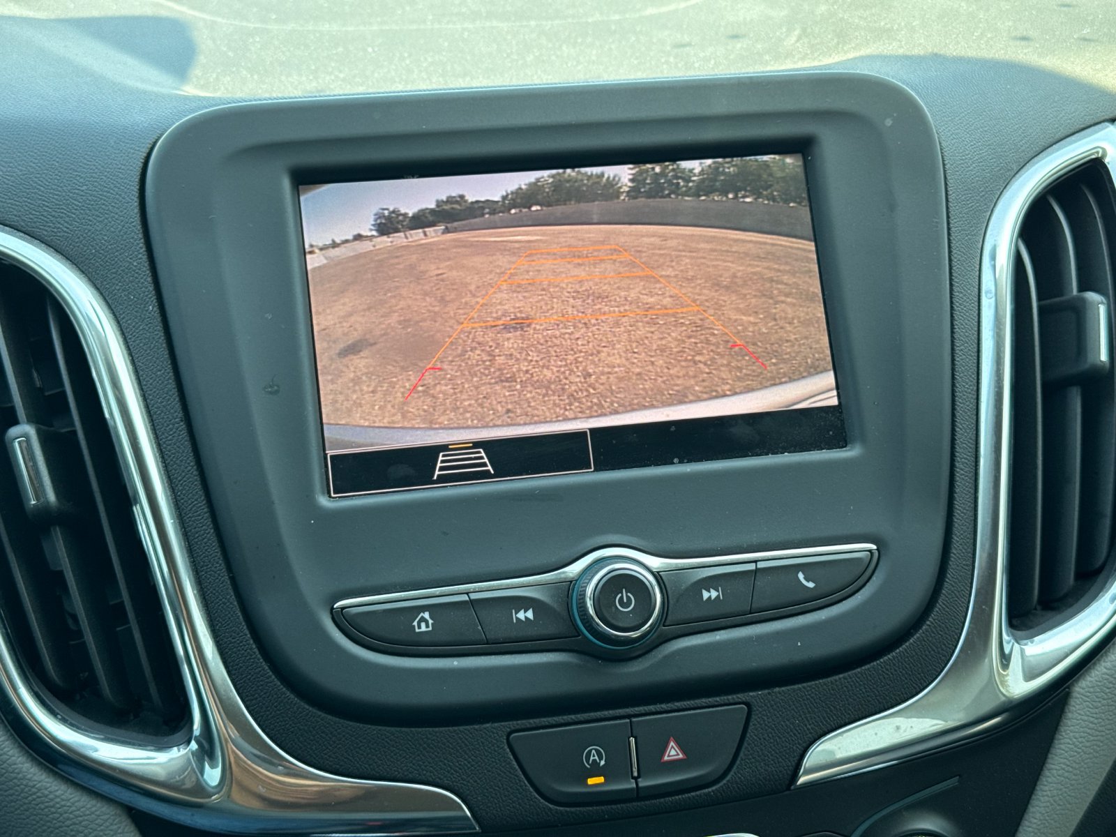 Used 2023 Chevrolet Equinox LS FWD image 22