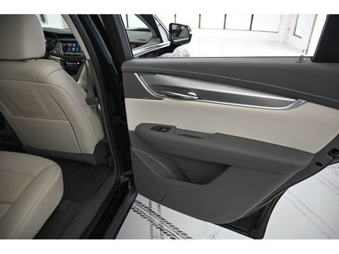 Certified 2021 Cadillac XT5 Premium Luxury image 15