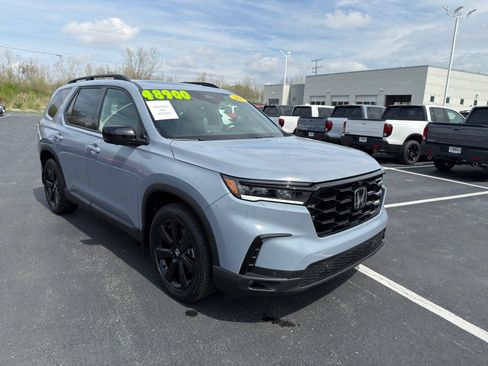 Used 2025 Honda Pilot Black Edition image 10