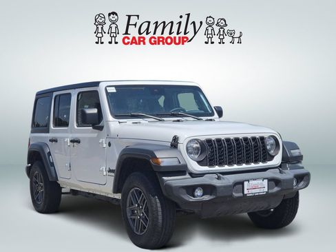 Used 2024 Jeep Wrangler Unlimited Sport AWD/4WD image 2