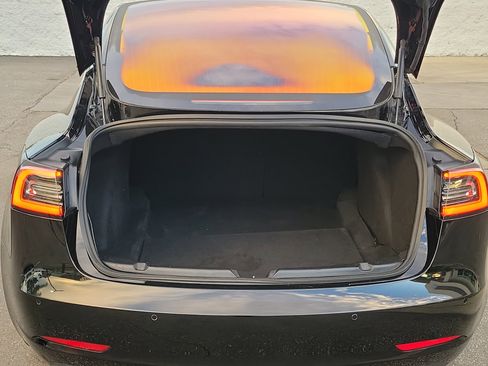 Used 2018 Tesla Model 3 Long Range image 15