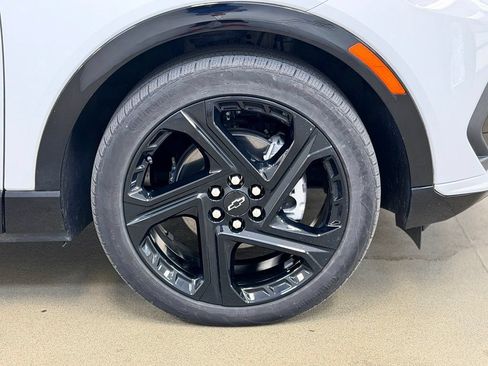 Used 2024 Chevrolet Equinox EV RS FWD image 4