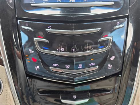 Used 2017 Cadillac Escalade Luxury AWD/4WD image 19