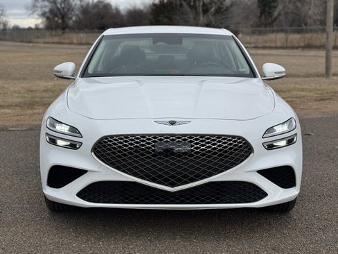 Used 2024 Genesis G70 2.5T image 2