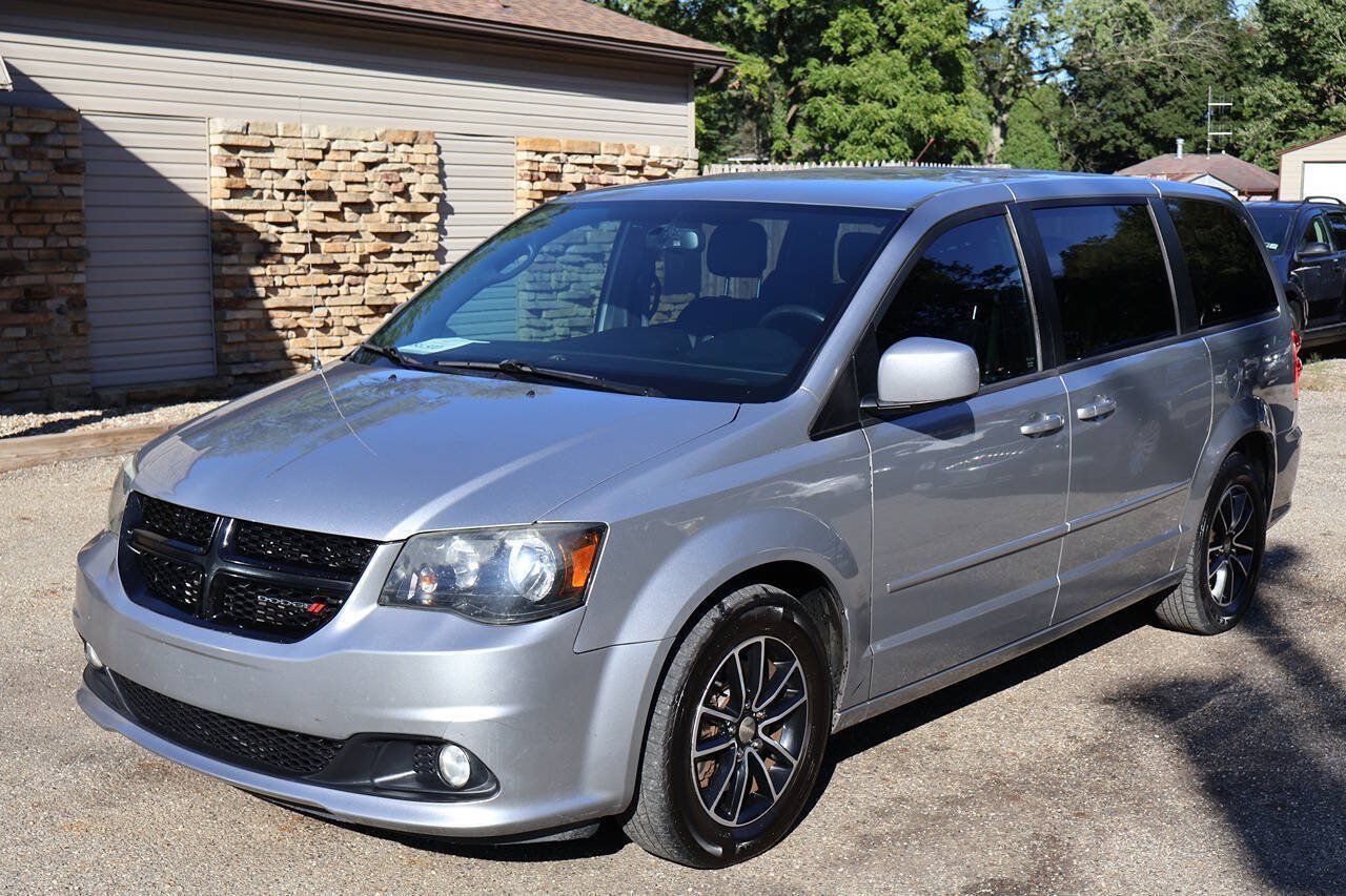 Used 2016 Dodge Grand Caravan SXT FWD image 3