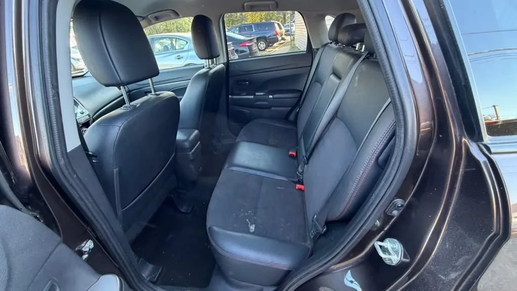 Used 2022 Mitsubishi Outlander Sport SE FWD image 32