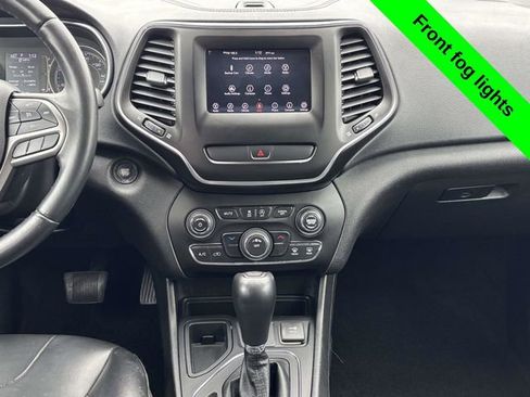 Used 2019 Jeep Cherokee Latitude Plus image 28
