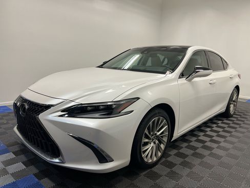 Used 2022 Lexus ES 350 Ultra Luxury image 4