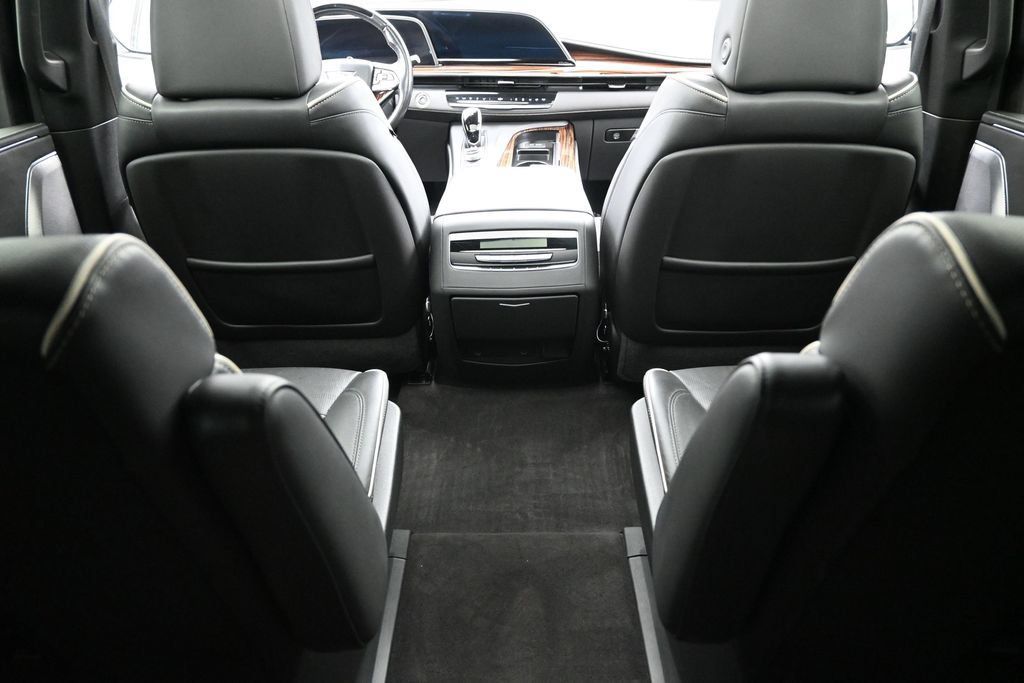 Used 2022 Cadillac Escalade ESV Premium Luxury w/ Performance Package AWD/4WD image 29