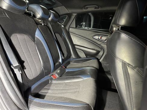 Used 2015 Chrysler 200 S image 10