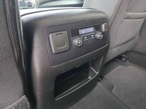 Used 2018 Chevrolet Tahoe LS image 32