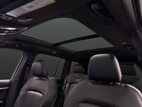 New 2025 Jeep Grand Cherokee Limited w/ Black Appearance Package image 7