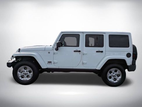 Used 2014 Jeep Wrangler Unlimited Sahara AWD/4WD image 7