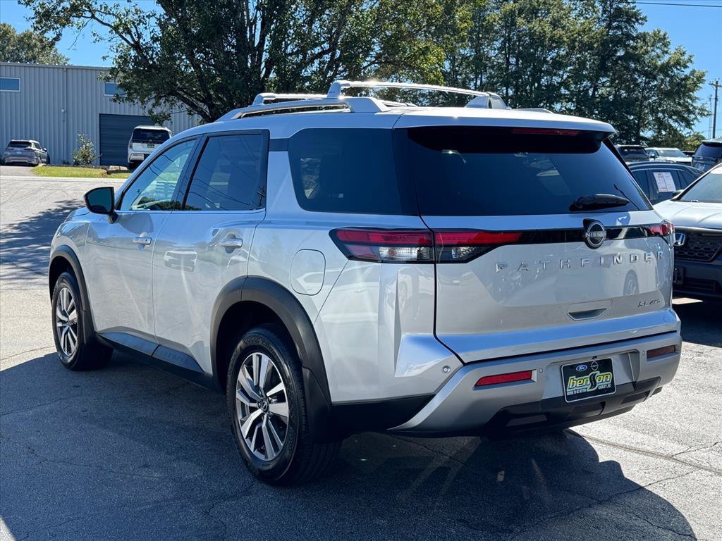 Certified 2025 Nissan Pathfinder SL AWD/4WD image 5