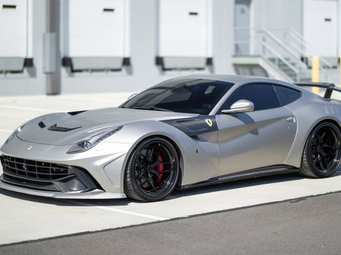 Used 2016 Ferrari F12 Berlinetta image 19