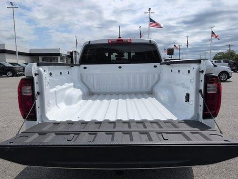 New 2026 GMC Canyon AT4 AWD/4WD image 6