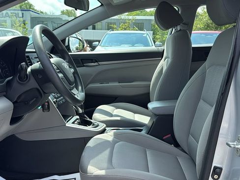 Used 2018 Hyundai Elantra SE FWD image 12
