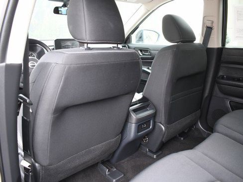 Used 2024 Nissan Pathfinder S AWD/4WD image 21