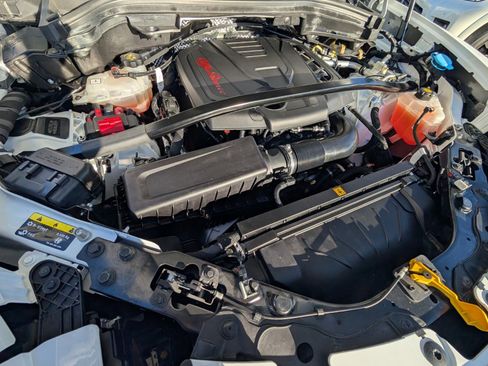 Used 2023 Alfa Romeo Stelvio Estrema image 22