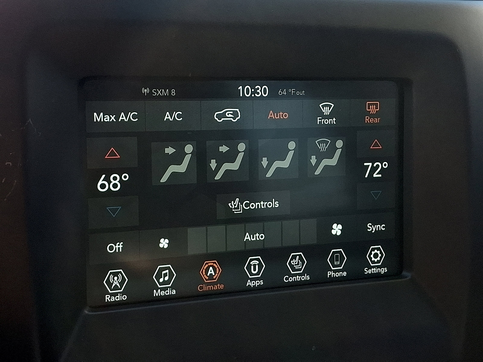 Certified 2021 Jeep Compass Latitude w/ Sun and Sound Group AWD/4WD image 17