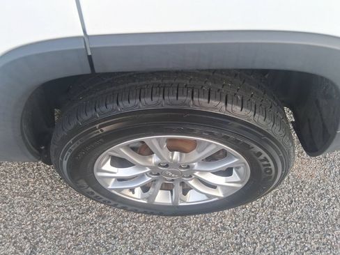 Used 2022 Jeep Cherokee Latitude Lux AWD/4WD image 7
