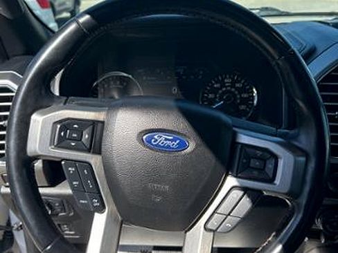 Used 2018 Ford F150 Platinum w/ Equipment Group 701A Luxury image 19