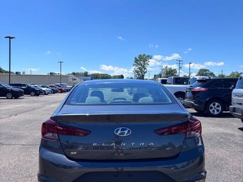 Used 2020 Hyundai Elantra SE FWD image 8