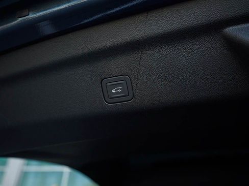 New 2026 GMC Yukon Denali w/ Sun & Power Step Package image 9