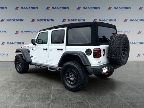 Used 2022 Jeep Wrangler Unlimited Rubicon AWD/4WD image 3