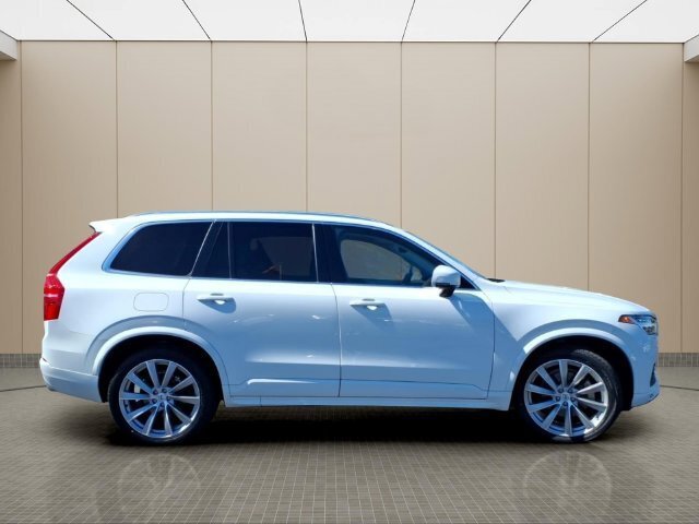 Used 2020 Volvo XC90 T6 Momentum AWD/4WD image 5