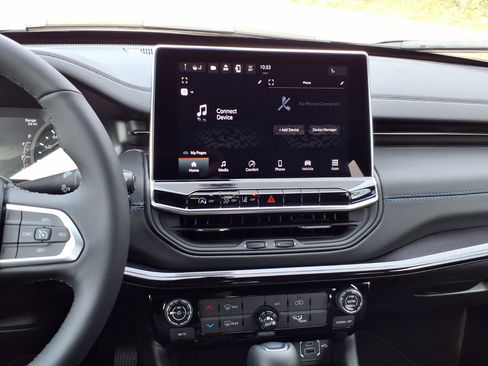 Used 2026 Jeep Compass Latitude image 15