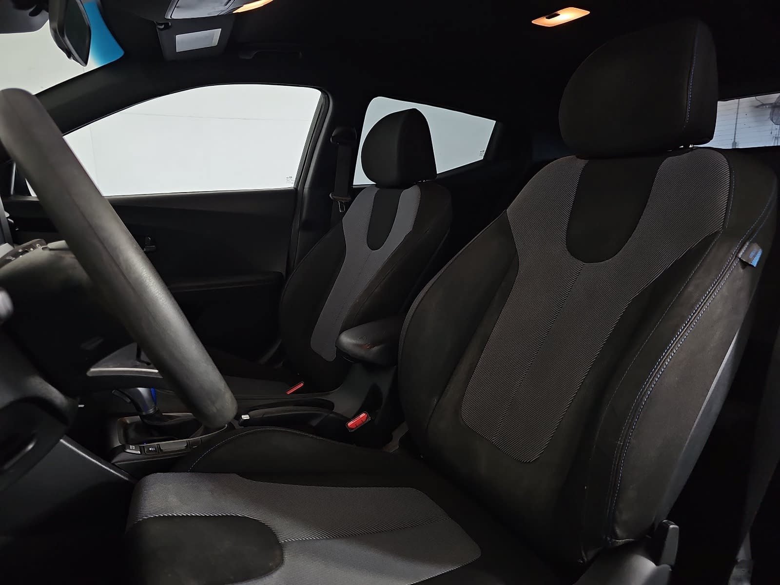 Used 2019 Hyundai Veloster 2.0 FWD image 13