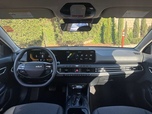 Used 2025 Kia K4 FWD image 33