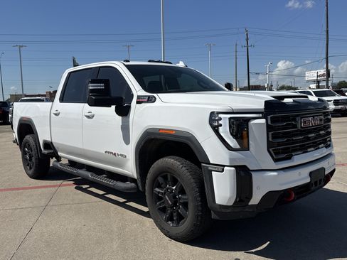 Used 2025 GMC Sierra 2500 AT4 AWD/4WD image 16