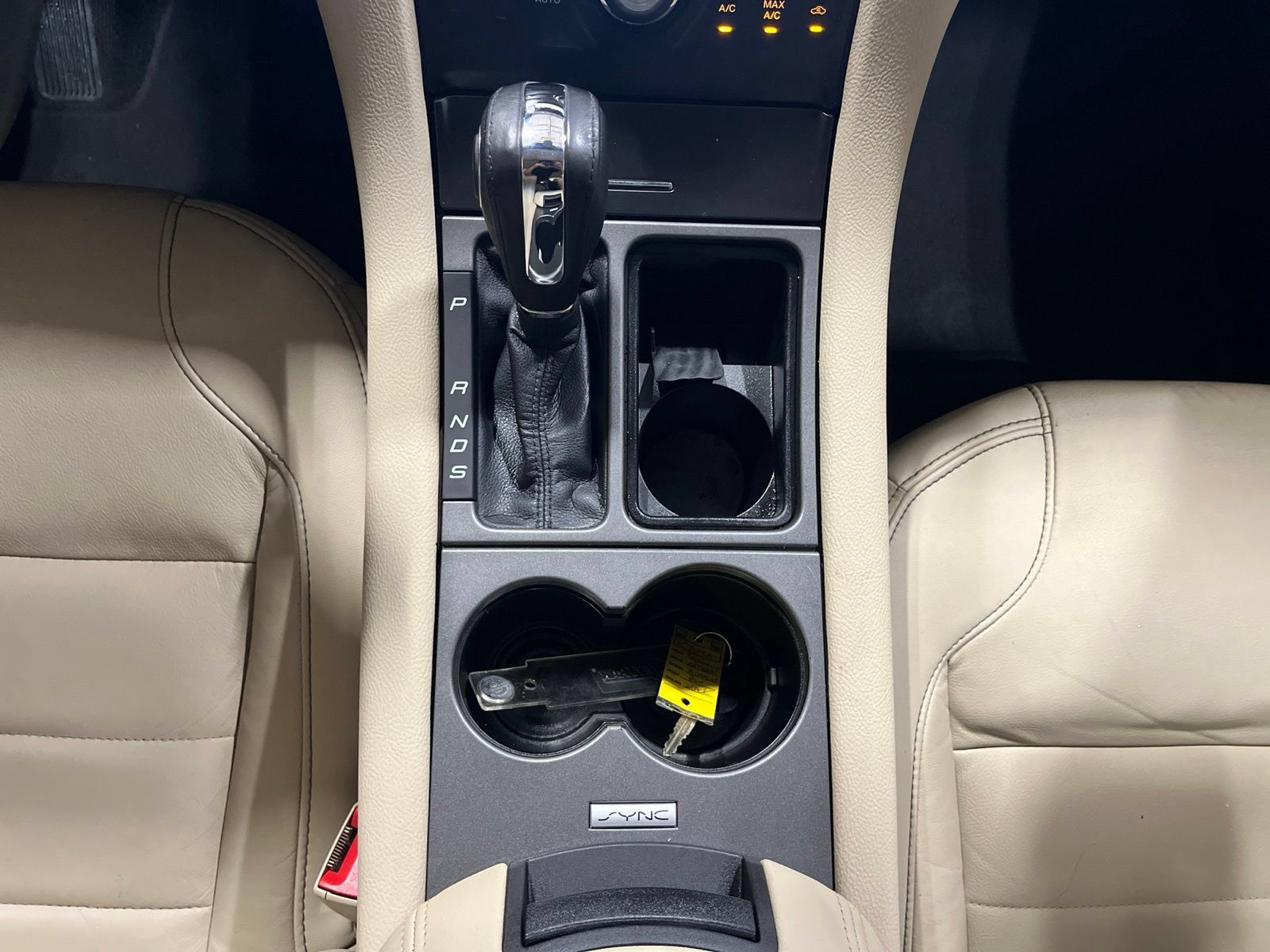 Used 2018 Ford Taurus SEL w/ Equipment Group 201A FWD image 24