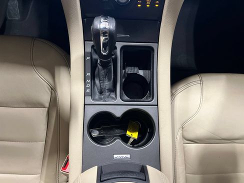 Used 2018 Ford Taurus SEL w/ Equipment Group 201A FWD image 24
