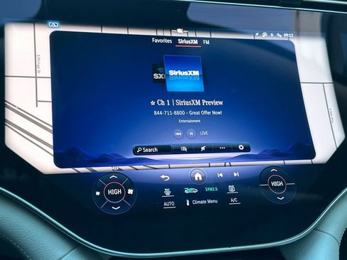 Used 2022 Mercedes-Benz EQS 580 580 image 17