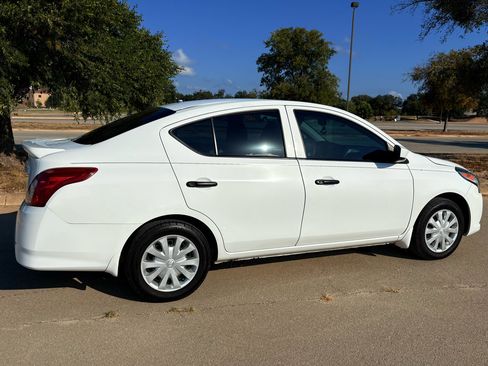 Used 2019 Nissan Versa S Plus image 37