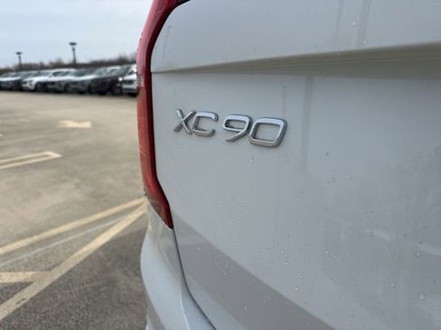 Certified 2023 Volvo XC90 B5 Plus image 39