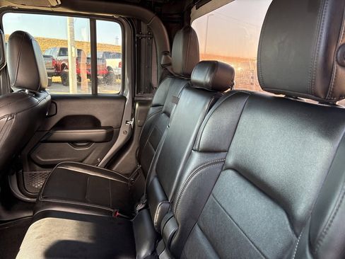 Used 2020 Jeep Gladiator Overland w/ Safety Group image 11