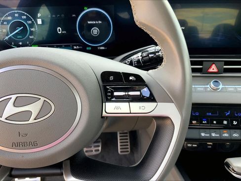 Used 2025 Hyundai Elantra SEL FWD image 23