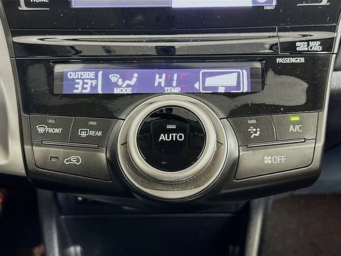 Used 2015 Toyota Prius V Four image 17