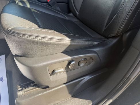 Used 2023 GMC Yukon XL Denali image 32